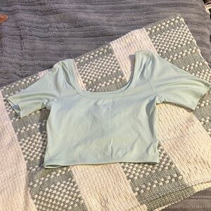 Womens lululemon cropped short sleeve